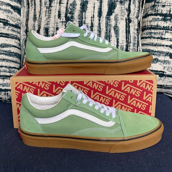 Vans WMNS Old Skool Gum Basil/True White Sneakers - Picture 2 of 16
